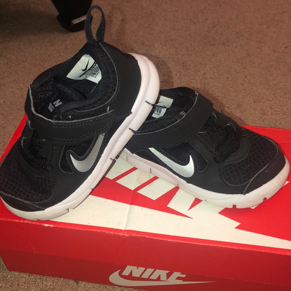 Nike Free Run 3 black shoes. Size 7c